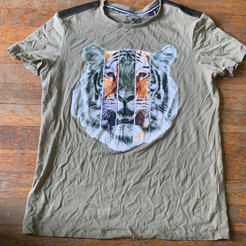 Olive green tiger graphic shirt